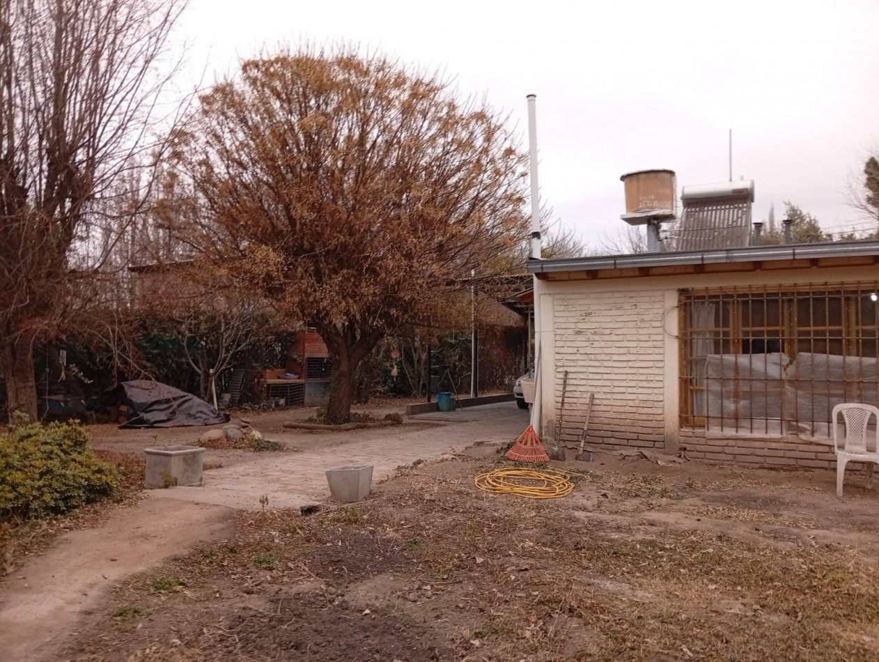 Propiedad en Villa 25 de Mayo: casa con amplio terreno