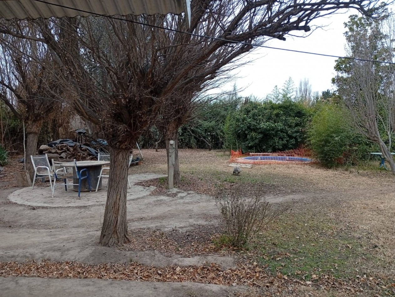 Propiedad en Villa 25 de Mayo: casa con amplio terreno
