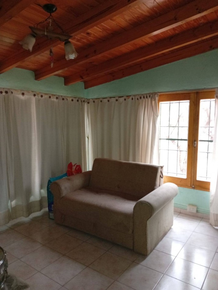 Propiedad en Villa 25 de Mayo: casa con amplio terreno