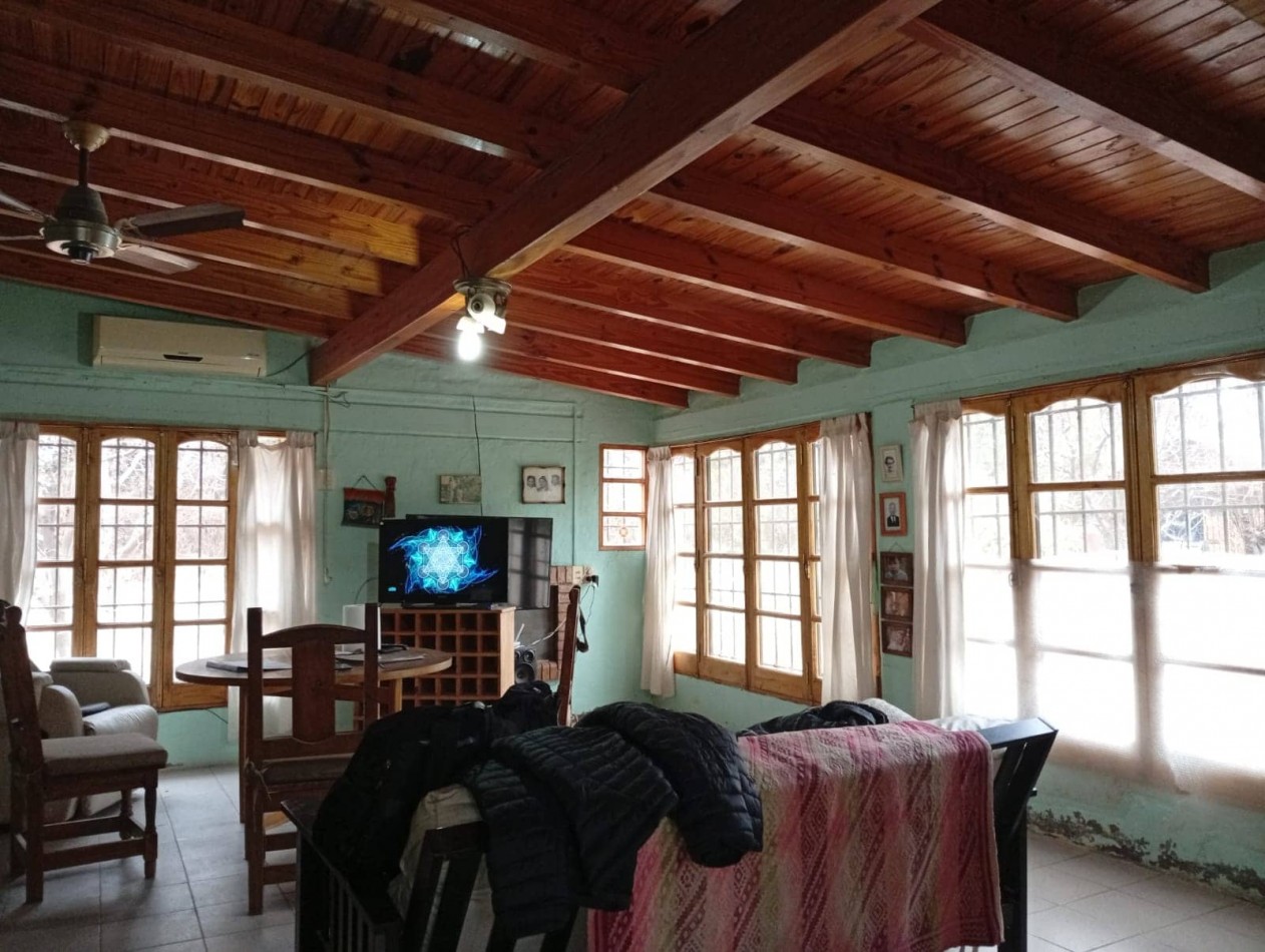 Propiedad en Villa 25 de Mayo: casa con amplio terreno