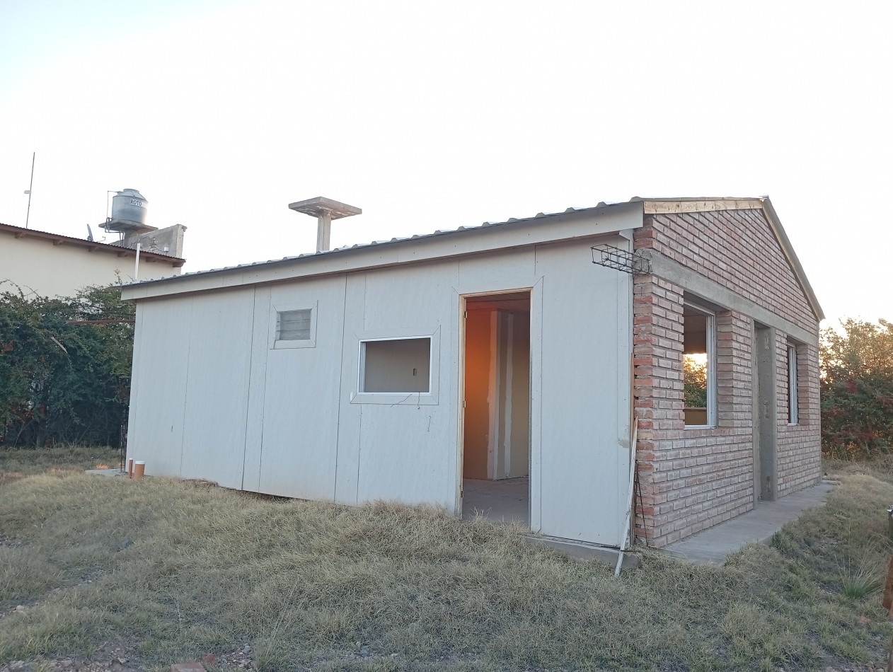 Lote y Casa a terminar en Rama Caida (Ruta 143)