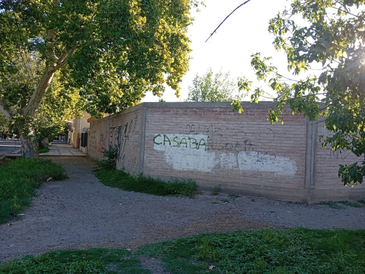 Gran Oportunidad de Inversion en Esquina con Posibilidad de Desarrollo