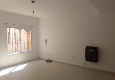 ALQUILO DUPLEX EN CALLE PAUL HARRIS 1.585